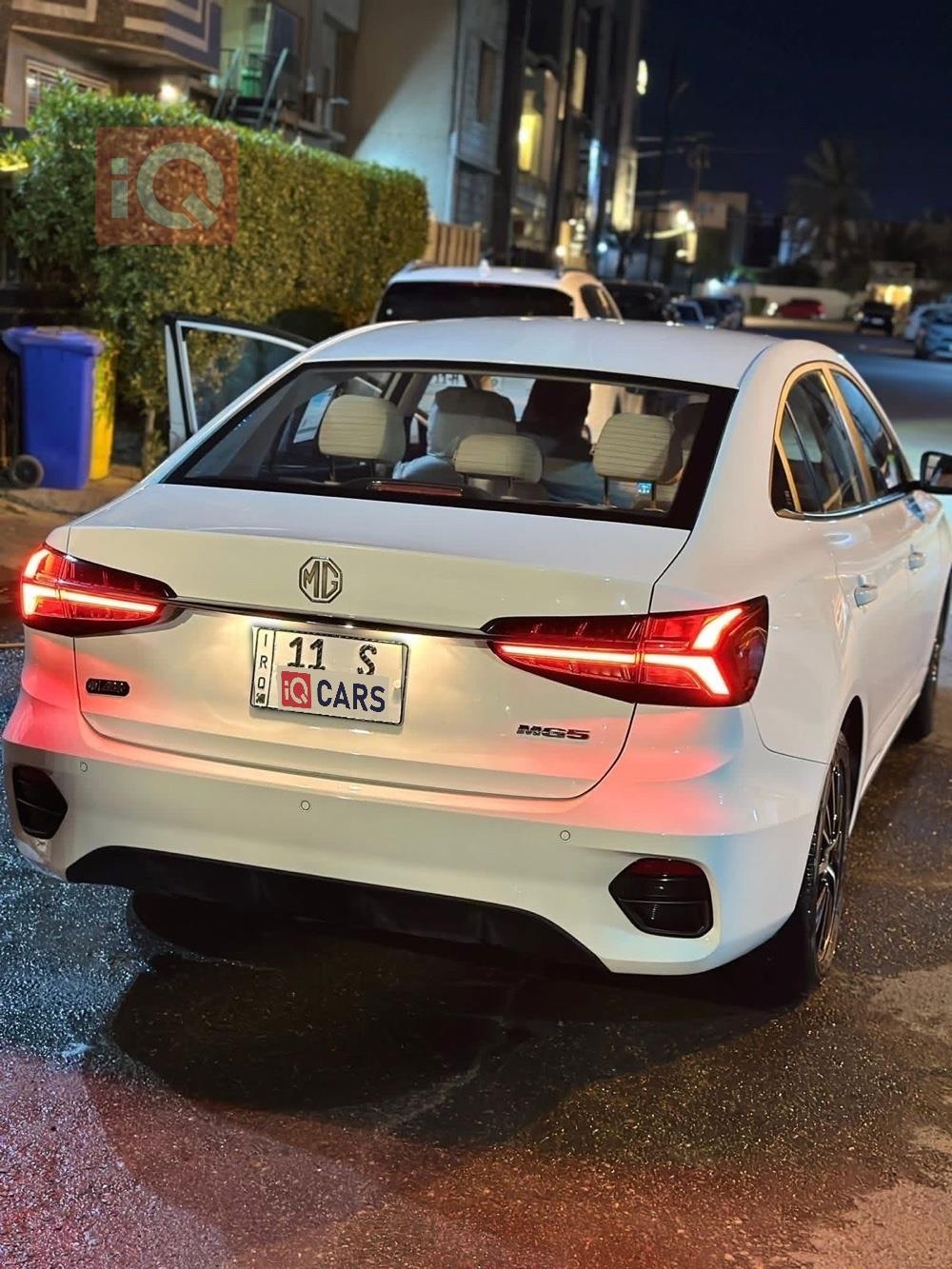 MG 5 Plus